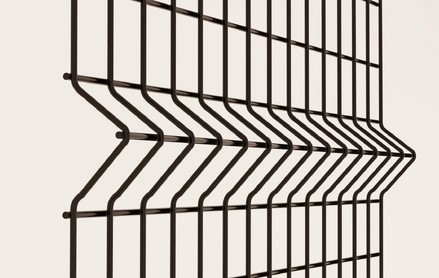 Cетка 3d пруток 4,8 мм, яч.55х200 мм, 2530х2430мм, RAL 9005 черный янтарь Def