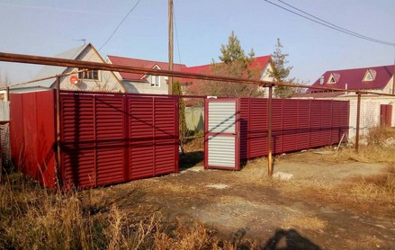 Калитка с заполнением жалюзи «Royal» RAL 3005 красное вино/без окраски