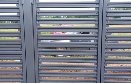Калитка из штакетника RAL 7024 графитовый серый